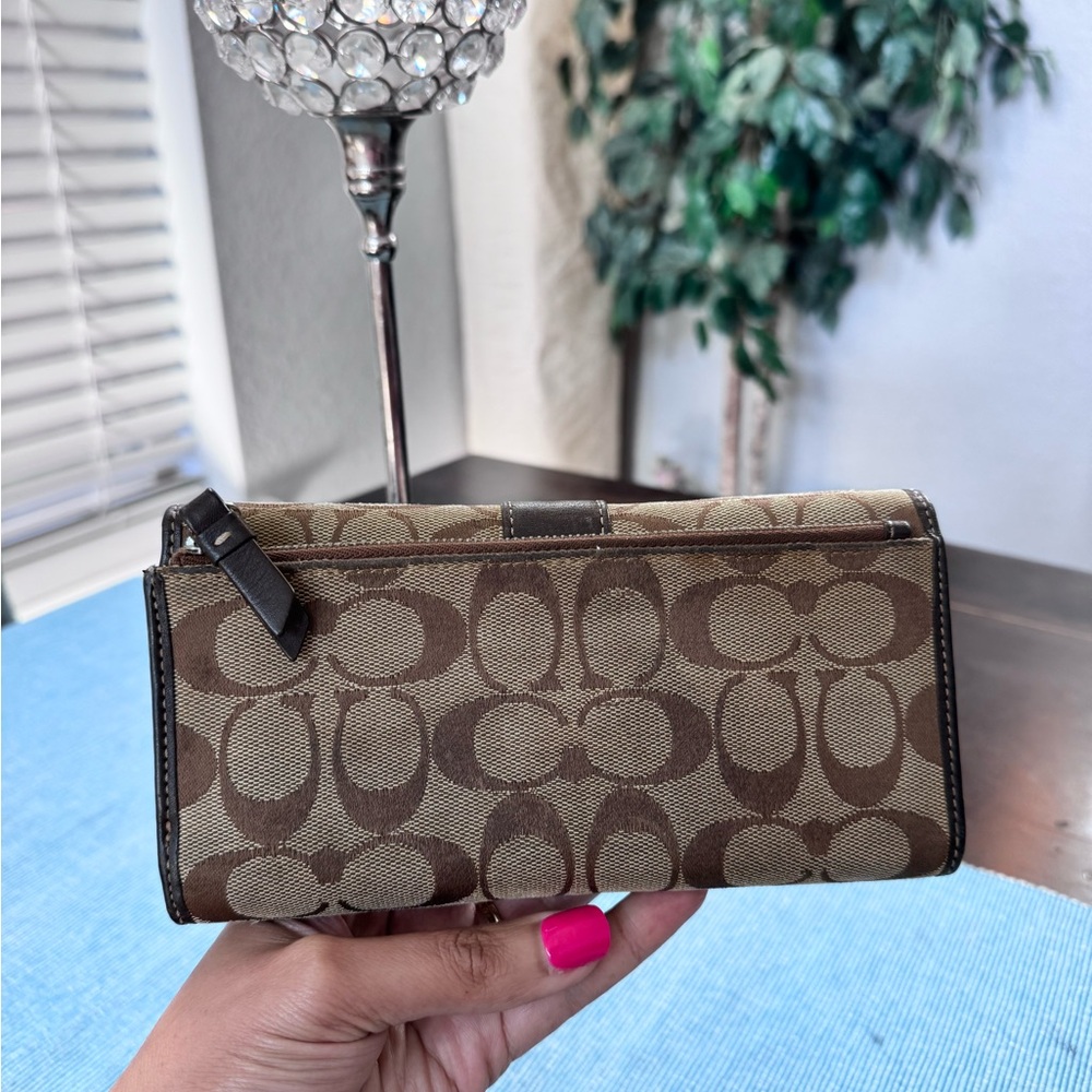 Coach Vintage Brown and Tan Wallet - Picture 7 of 7